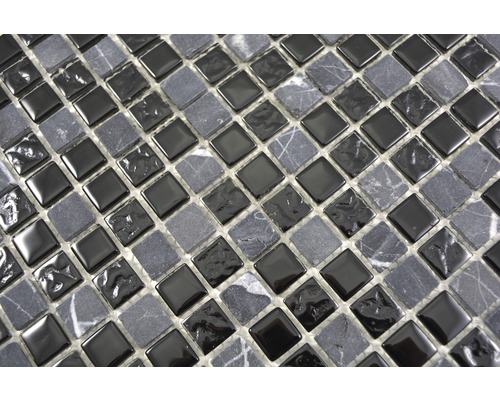 Mosaikplatta med kvadratiska element av glas och sten