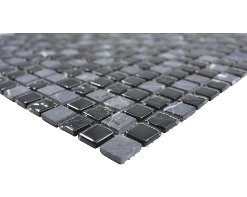 Mosaikplatta av natursten och glas