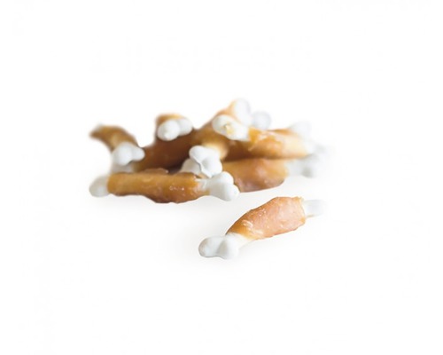 Flera hundgodis i benform med fågel