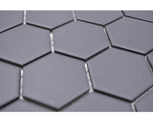 Närbild av hexagonala golvplattor