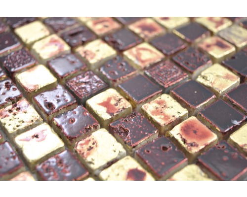 Närbild av fyrkantiga mosaikplattor