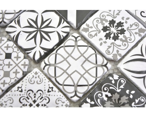 Mosaikplattor med olika mönster