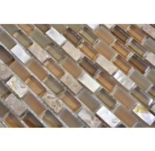 Mosaikplatta av glas och natursten