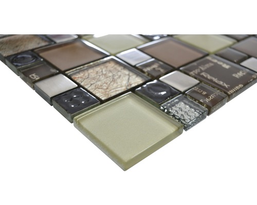 Mosaikplatta av glas och natursten