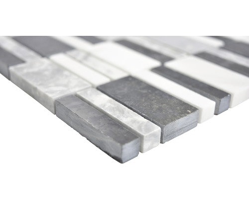 Mosaikmatta av marmor med rektangulära stenar