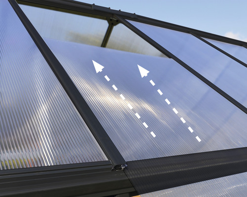 Detaljvy av dräneringen av en växthuskonstruktion