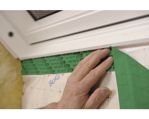 Installation av fönsterfolie för tätning av fönster