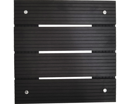 Mörkbrunt trädäckselement av trä med fyra silverfärgade skruvar