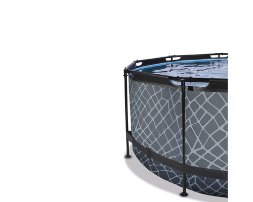 Ovanmarkspool med stålram och vattenfylld