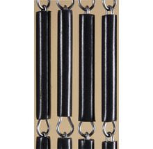 Detaljvy av en lamellgardin med plastprofiler och metallringar för upphängning