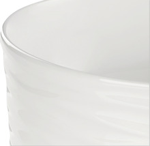 Detaljbild av en vit keramisk skål