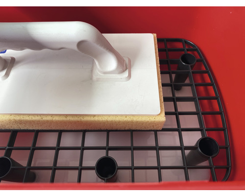 Svampbräda med handtag på ett hinkgaller