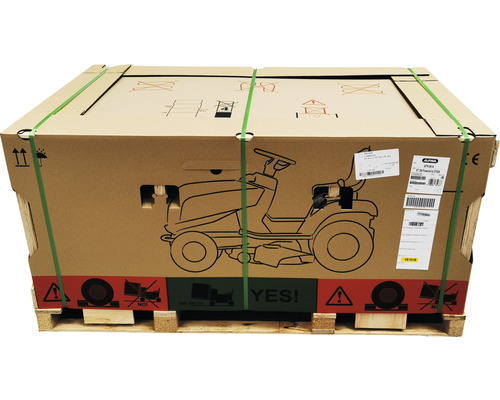 Förpackad trädgårdstraktor på pall