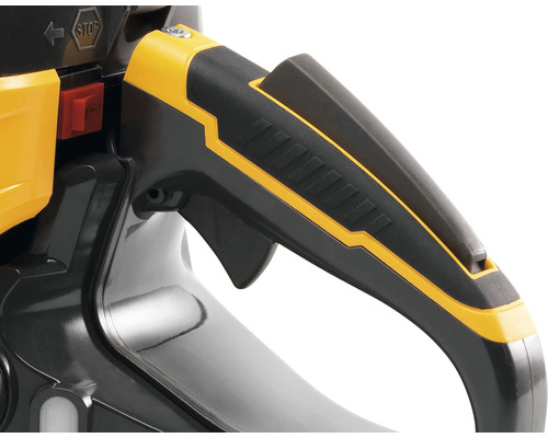 Detaljvy av handtaget på en motorsåg