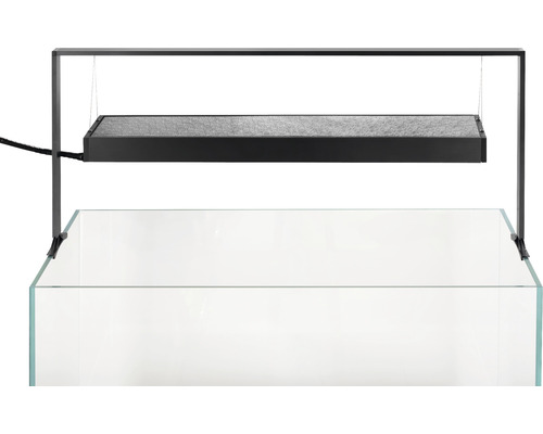 Akvarium med LED-lampa