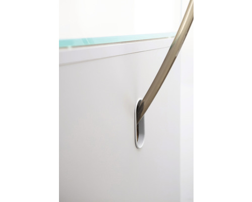 Detaljbild av badrumsmöbler med handtag