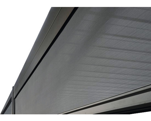 Detaljvy av ett modernt terrassak med solskydd