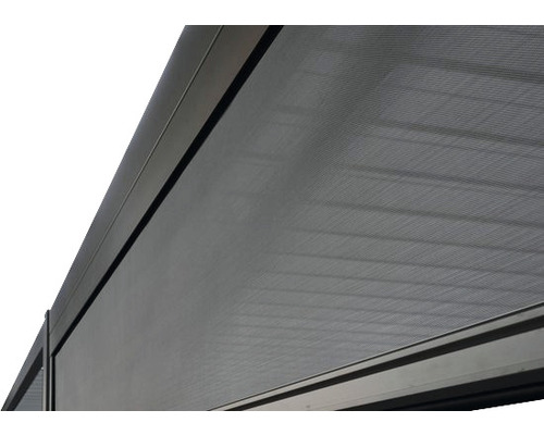 Detaljvy av en pergola med solskydd