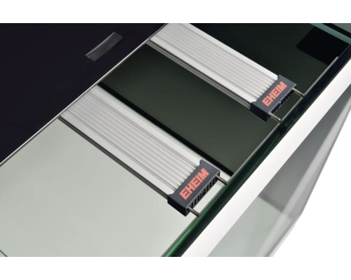 Akvarium med Eheim Logo belysning