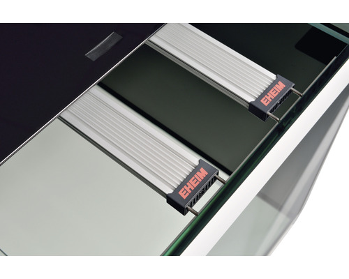 Detaljvy av ett akvarium med Eheim-belysning