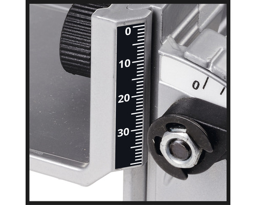 Detalj av en såg med skala för vinkelmätning.