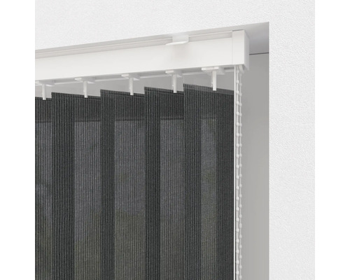 Vertikal persienn med manöverkedja