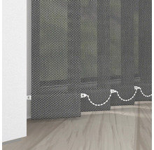 Vertikal jalusi i tyg i rummet