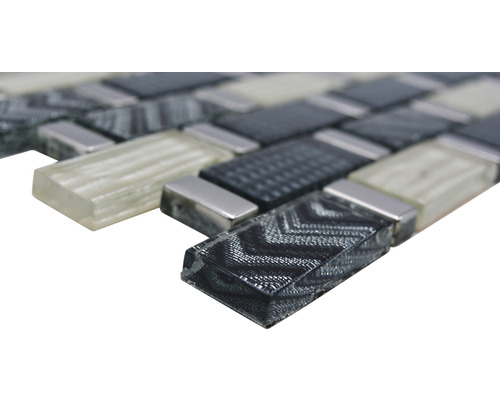 Mosaikplatta av glas och metall