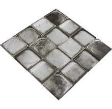 Glasmosaikplatta med kvadratiska element