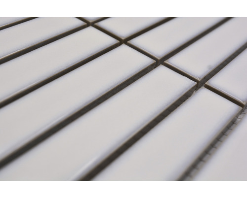 Närbild av rektangulära mosaikplattor