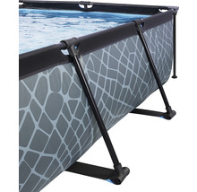 Pool med stålram och mosaikmönster
