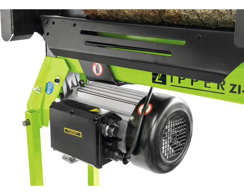 Detaljvy av en vedklyv med motor och säkerhetsanvisningar