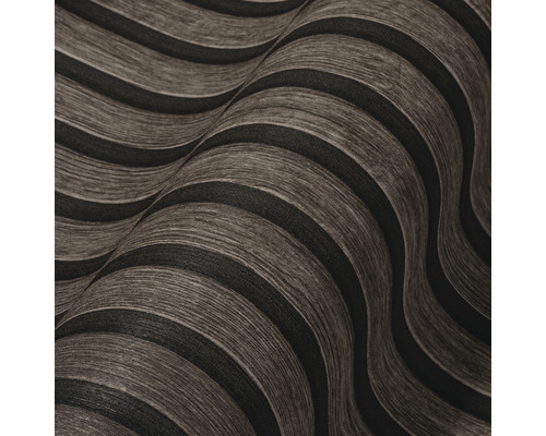 Närbild av en vågig tapet med randigt mönster