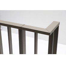 Detaljbild av metalltrappräcke
