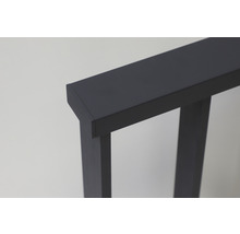 Detaljvy av en trappräcke i metall