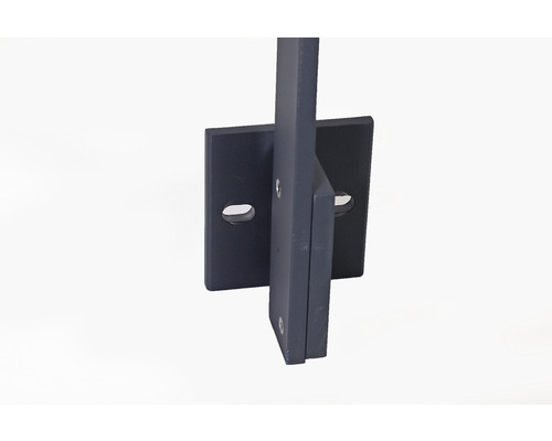 Metallstolpfot för fastsättning av stolpar