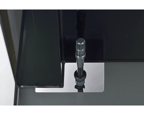 Inre vy av ett akvarium med filter