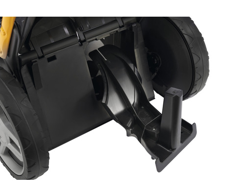 Detaljvy av bakutkastaren på en gräsklippare.