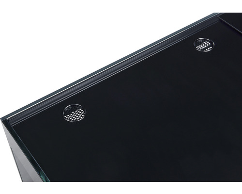 Detaljvy av ett akvarielock med ventilationsöppningar