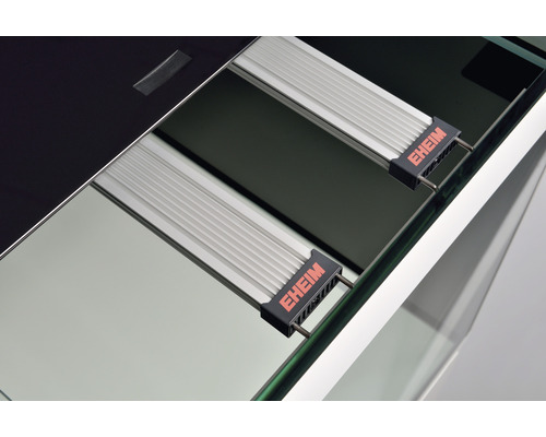 Detaljvy av ett akvarium med Eheim-belysning