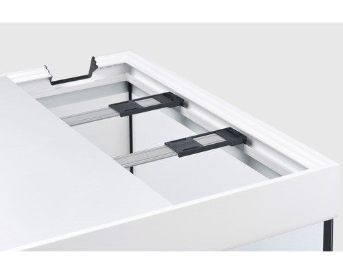 Detaljvy av ett akvarium med lock och stöd