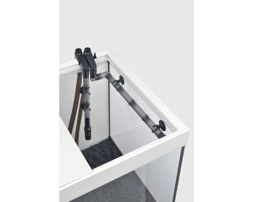 Akvarium med filtersystem och bottensubstrat