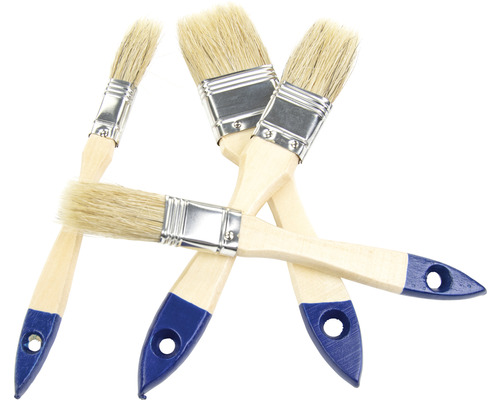 Flera penslar med trähandtag och borst