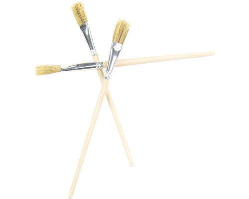 Tre penslar med trähandtag och borst