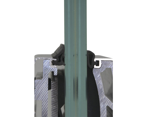 Detaljvy av fönsterprofil med glas och tätning