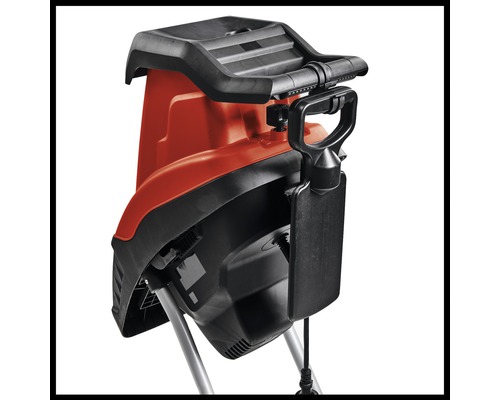 Trädgårdshackare för strimling av trädgårdsavfall.