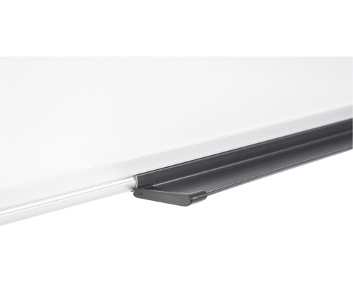 Detaljvy av en whiteboardhylla