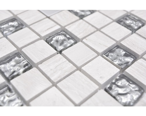 Mosaikplatta med glas- och naturstenselement