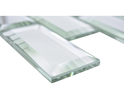 Närbild av glasmosaikplattor