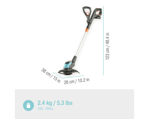 Batteridriven grästrimmer med måtten 38 cm x 26 cm x 123 cm och en vikt på 2,4 kg inklusive batteri.